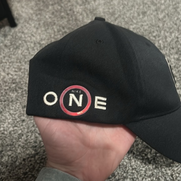 Tiger Woods Nike hat oldschool - Picture 3 of 3